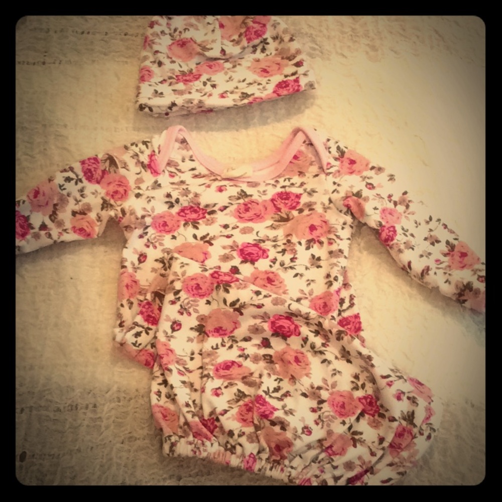 Matching floral set for baby girl NWOT